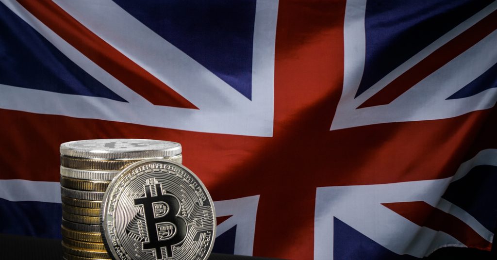 Historische verkiezingsoverwinning brengt Farage’s crypto donor in de problemen
