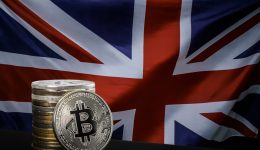 Historische verkiezingsoverwinning brengt Farage’s crypto donor in de problemen